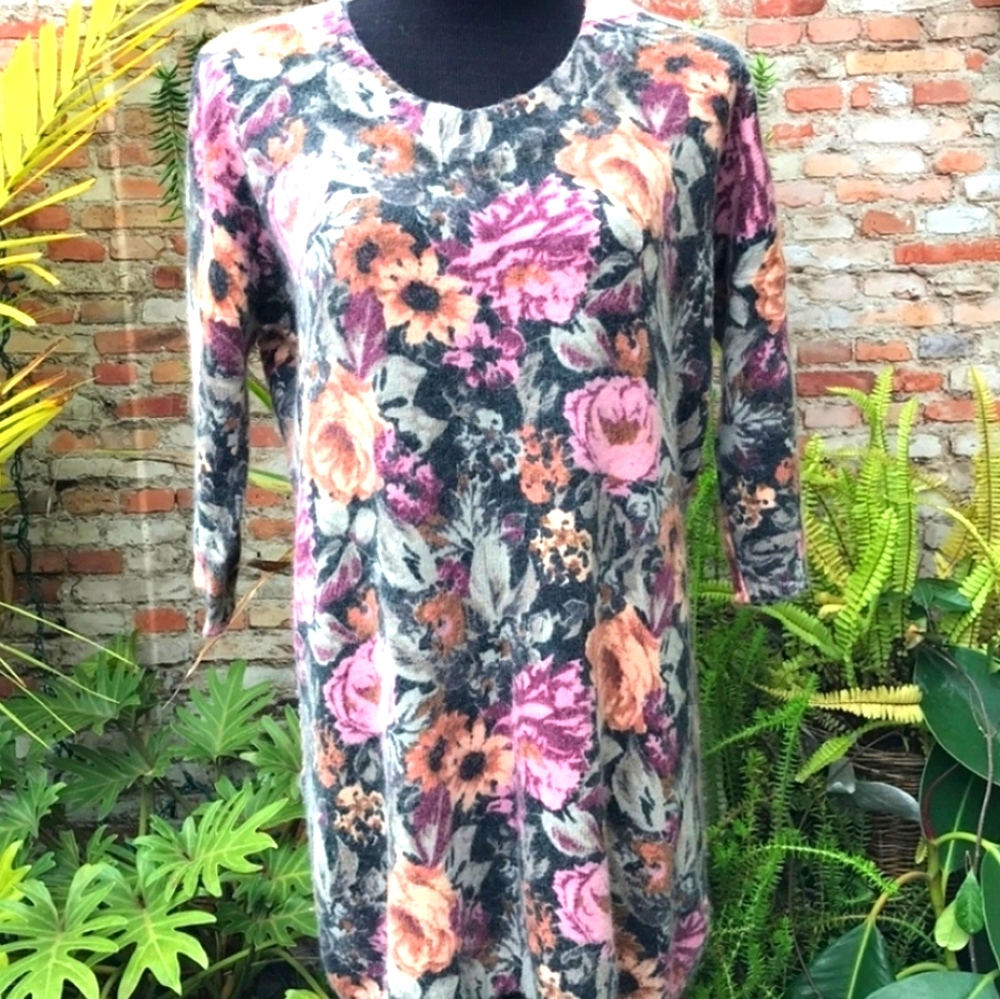 H&M Softest AngoraBlend Floral 3/4 Sleeve Sweater - Picture 1 of 14